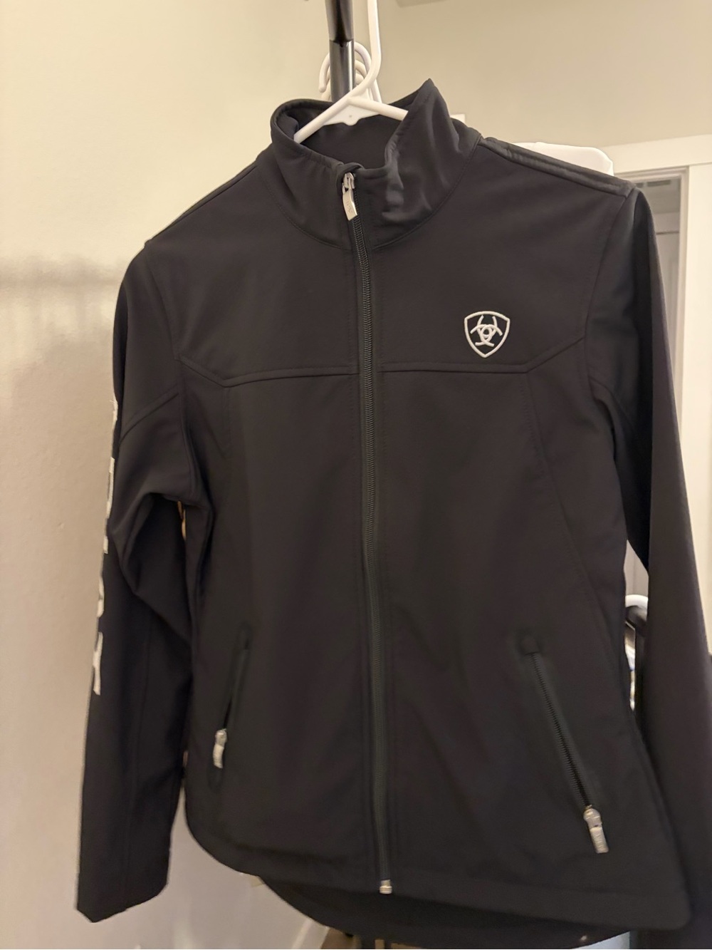 Ariat Black Full-Zip Performance Softshell Jacket - Picture 4 of 4